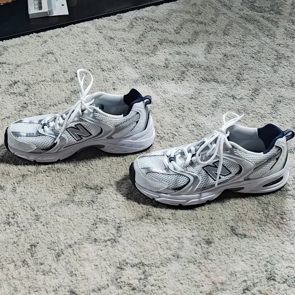 New Balance 530 Size 7.5 - Picture 2 of 6